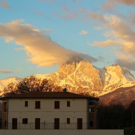 Residence Stella Del Gran Sasso Colledara Экстерьер фото