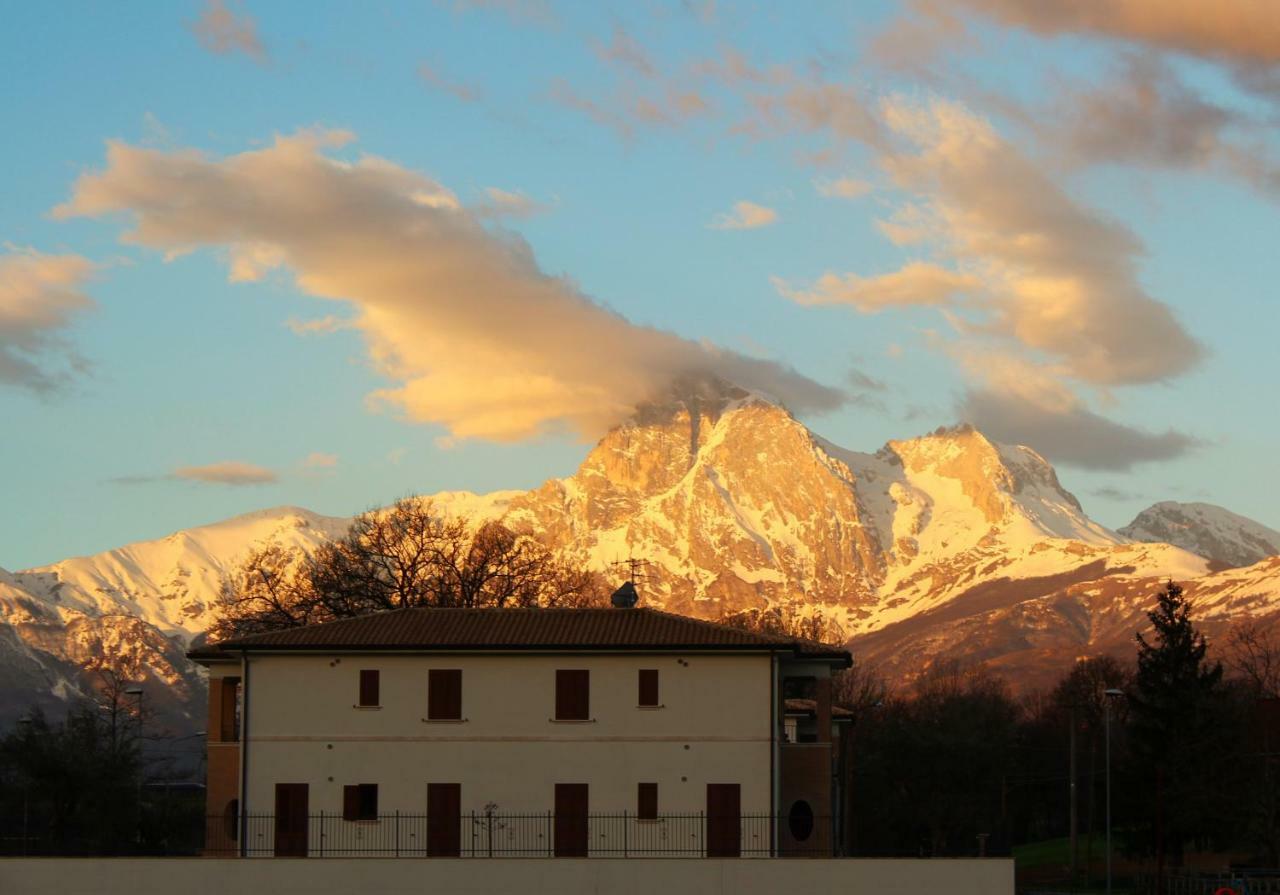 Residence Stella Del Gran Sasso Colledara Экстерьер фото