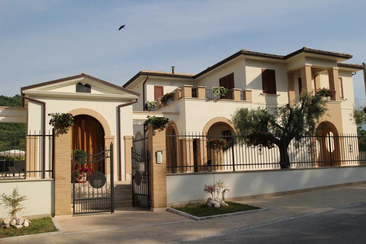 Residence Stella Del Gran Sasso Colledara Экстерьер фото