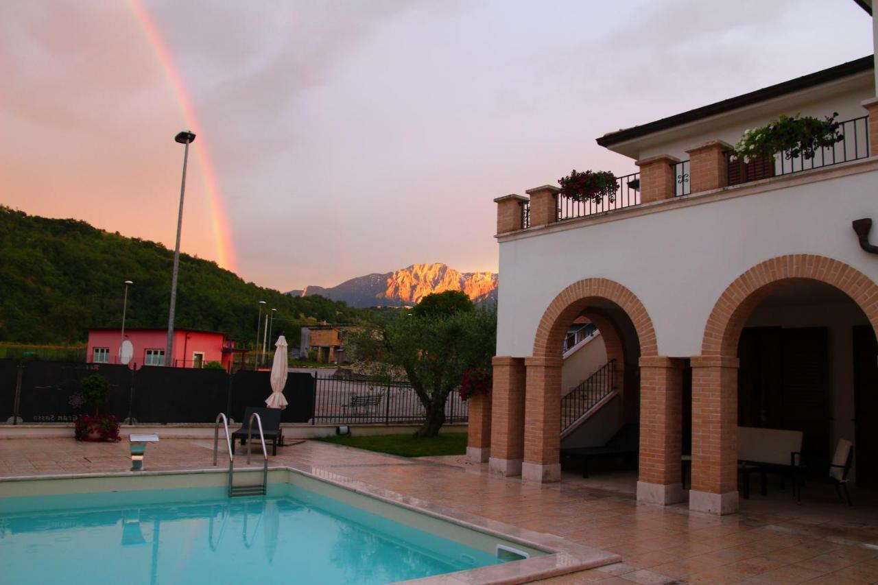 Residence Stella Del Gran Sasso Colledara Экстерьер фото
