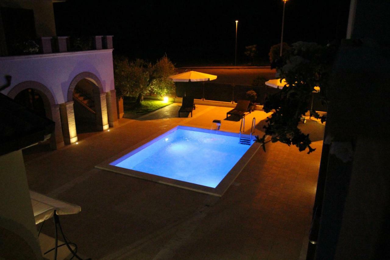 Residence Stella Del Gran Sasso Colledara Экстерьер фото
